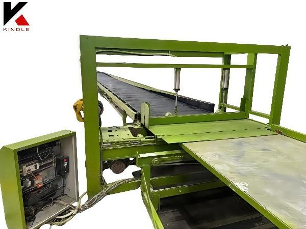 Máquina de lay -up de madeira compensada automática para trabalhos de madeira para uma linha de produção eficiente de madeira compensada