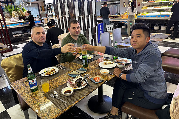 Visita de clientes poloneses