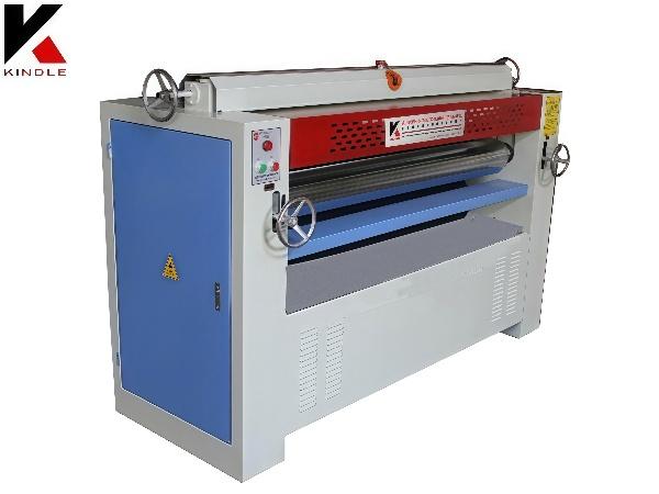 Máquina de pulverização de cola inteligente para revestimento de precisão e produção automatizada de madeira compensada